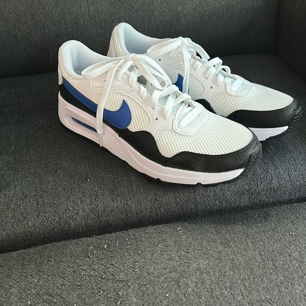 Nike Air Max SC Blue and White Athletic Shoes. LIKE NEW condition